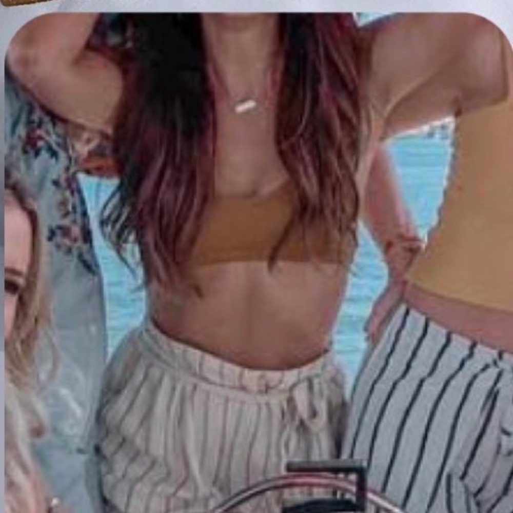 Crop top - Picture 3 of 3